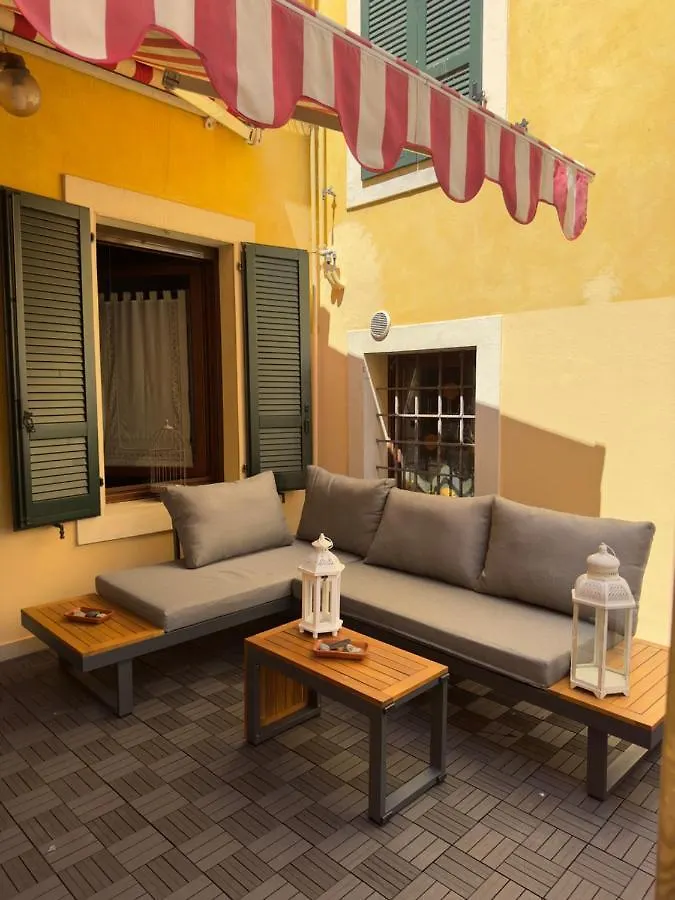 Napule...E Apartments Peschiera del Garda Italy
