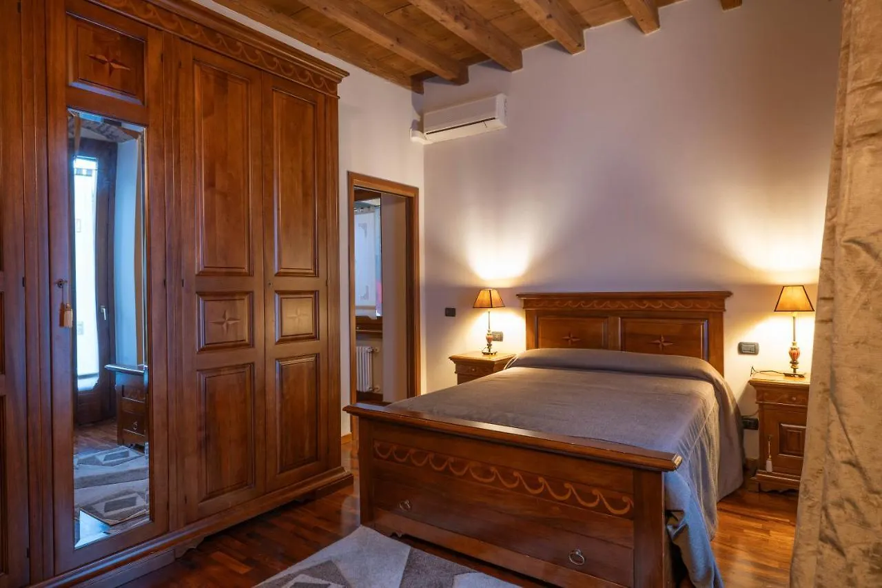 Napule...E Apartments Peschiera del Garda Italy